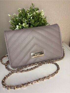 BCBG Paris Taupe Quilted Crossbody Bag Gold Chain Wallet Purse WOC